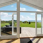 4 Bedroom Beautiful In Haarby Casa vacanze *