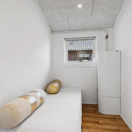 4 Bedroom Beautiful In Haarby Feriehus Hårby