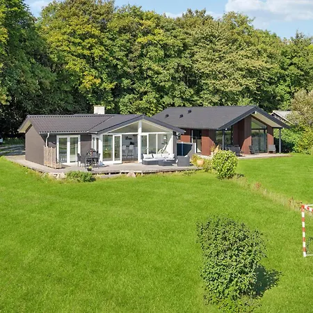 4 Bedroom Beautiful In Haarby *