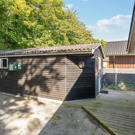 Сasa de vacaciones 4 Bedroom Beautiful In Haarby *